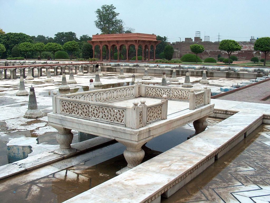 shalimar gardens lahore