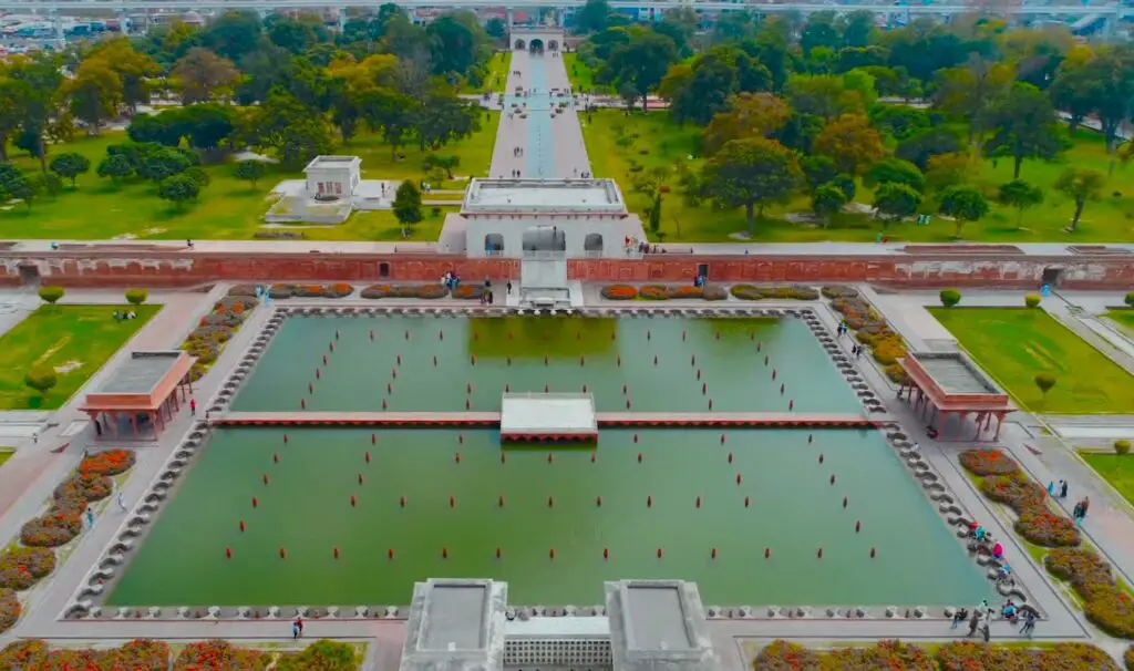 shalimar gardens lahore