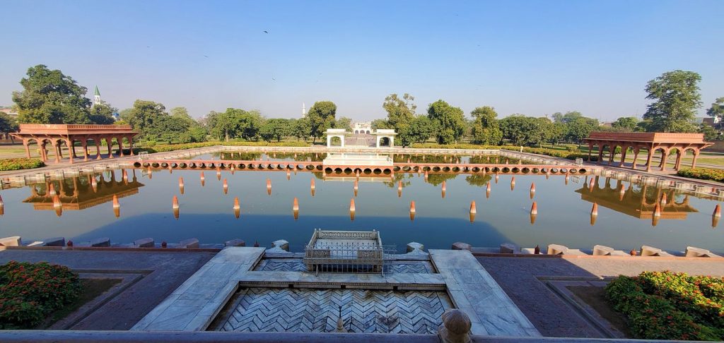 shalimar gardens lahore