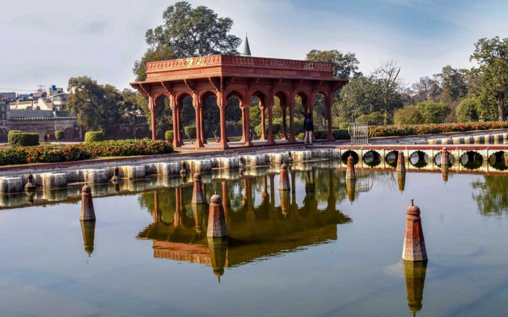 shalimar gardens lahore