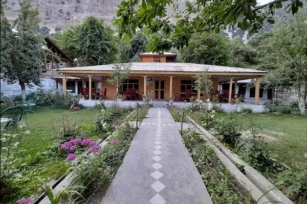 chitral hotels