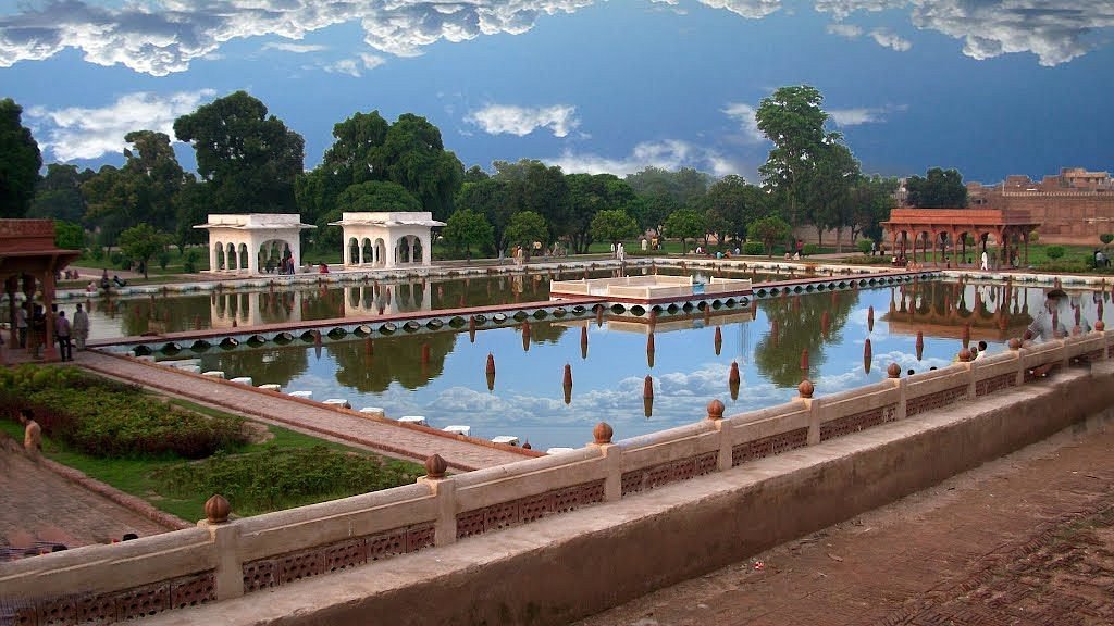 shalimar gardens lahore